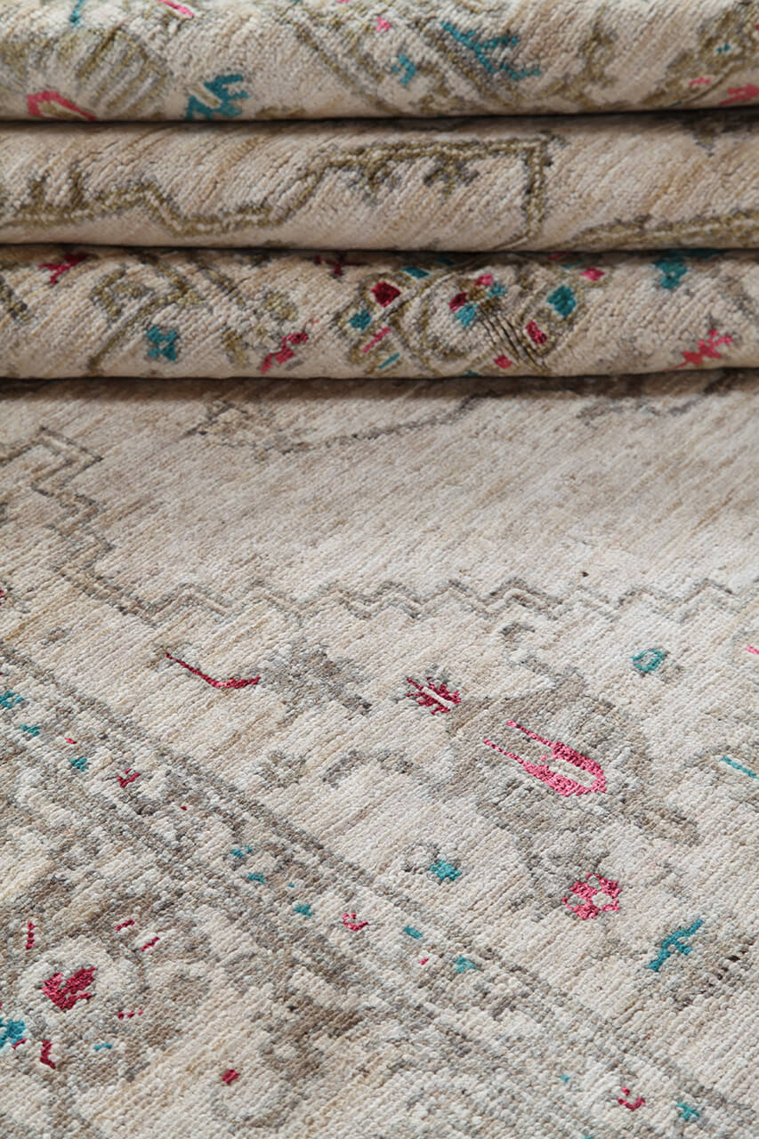 Handmade Ziegler Decorative Floral Rug, 233x169cm