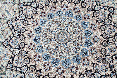 Fine Persian Nain Rug 9La 377_252 cm