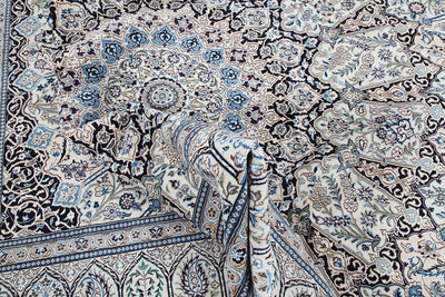 Fine Persian Nain Rug 9La 377_252 cm