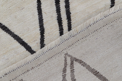 Tappeto design moderno bianco stile berbero, fatto a mano 237x141cm - CarpetLiving