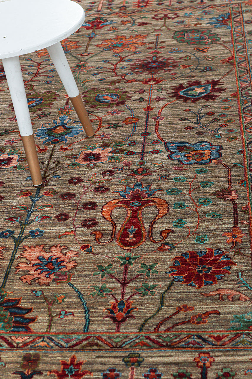 Handmade Ziegler Decorative Floral Rug, 249x172cm