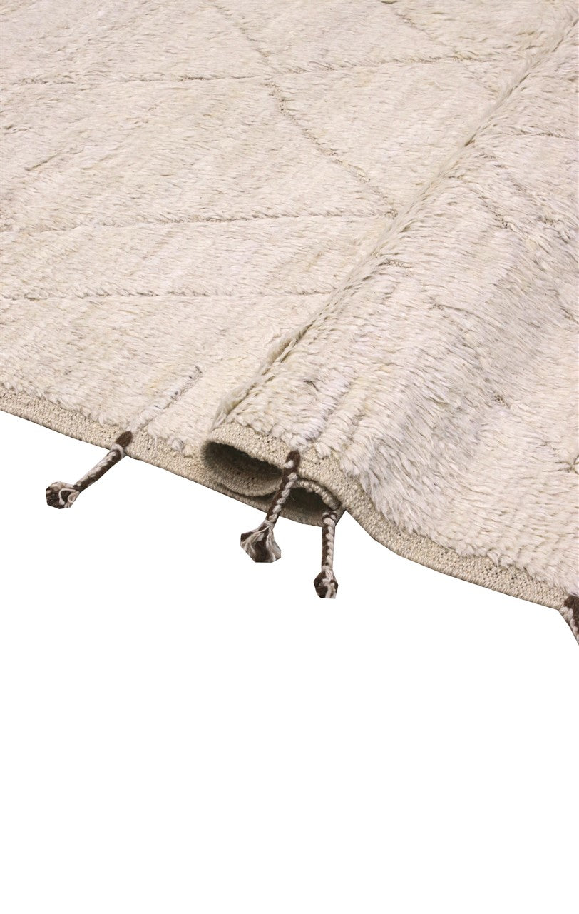 Modern design white Berber style carpet, handmade 293x212cm
