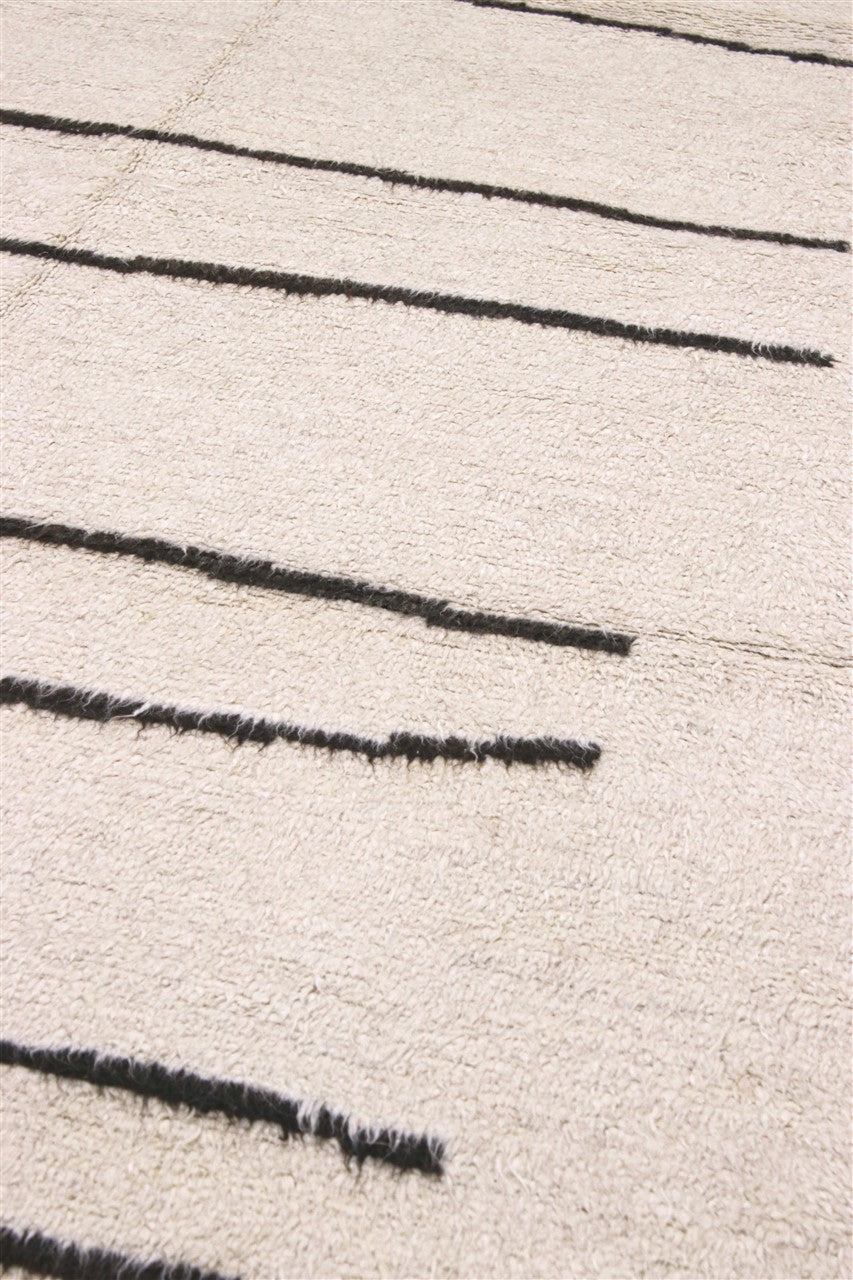 Modern design rug white Berber style, handmade 298x200cm