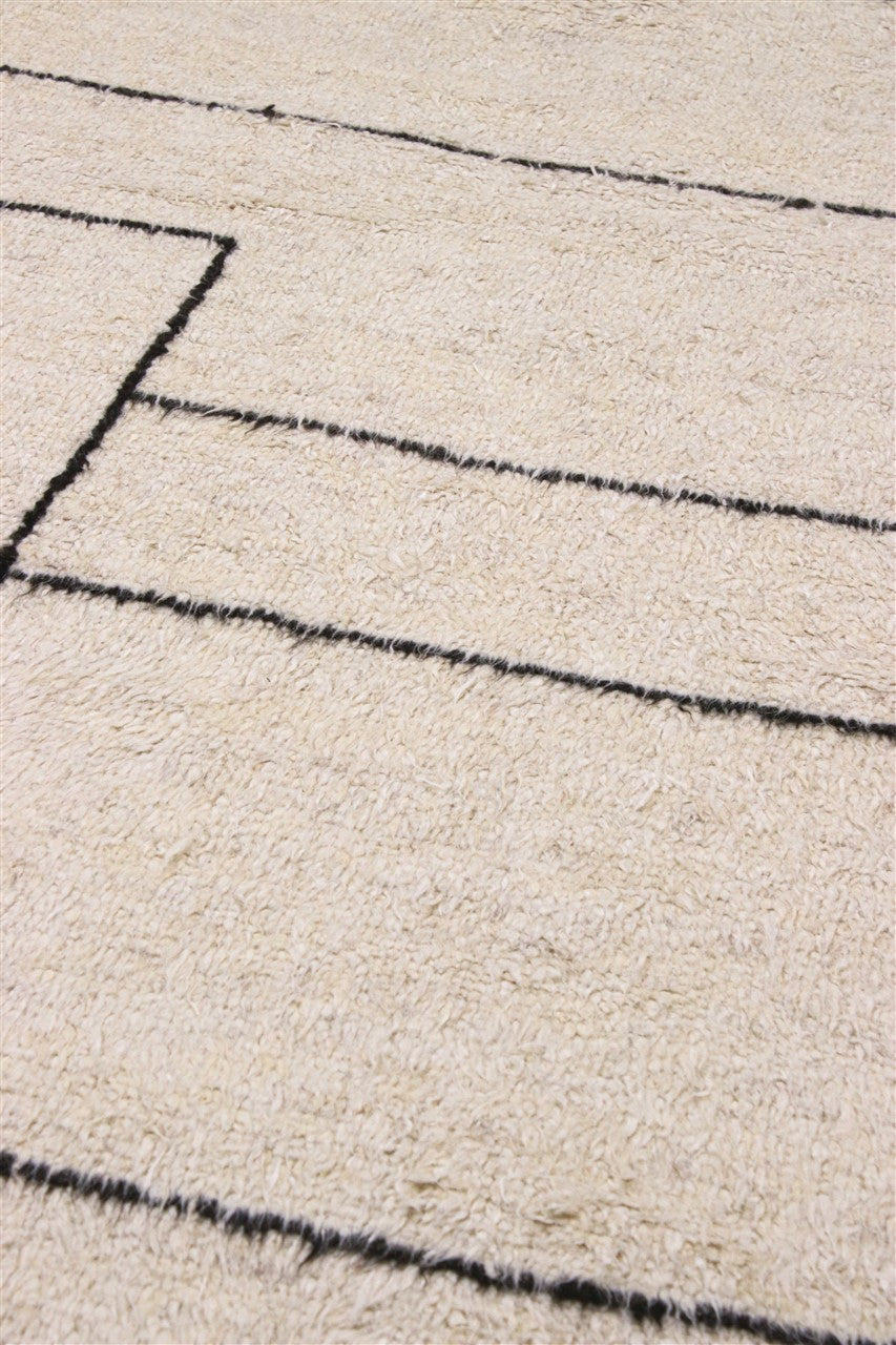Modern design rug white Berber style, handmade 291x247cm