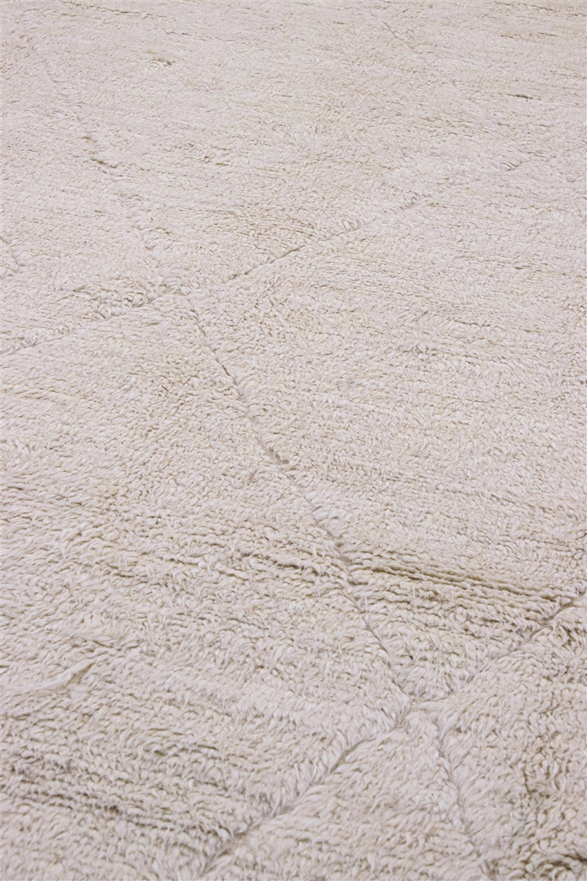 Modern design rug white plain Berber style, handmade 301x207cm