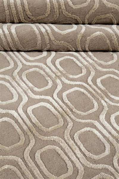 Tappeto design moderno beige in seta/lana, fatto a mano - CarpetLiving