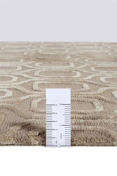 Tappeto design moderno beige in seta/lana, fatto a mano - CarpetLiving