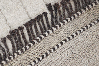 Tappeto design moderno bianco stile berbero, fatto a mano 197x160cm - CarpetLiving