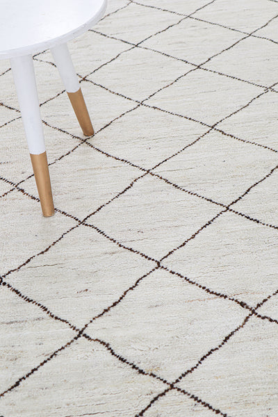 Tappeto design moderno bianco stile berbero, fatto a mano 299x192cm - CarpetLiving