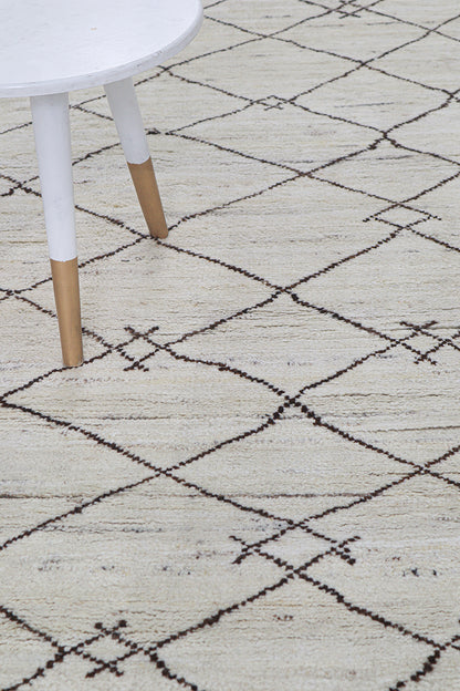 Modern design white Berber style carpet, handmade 203x137cm