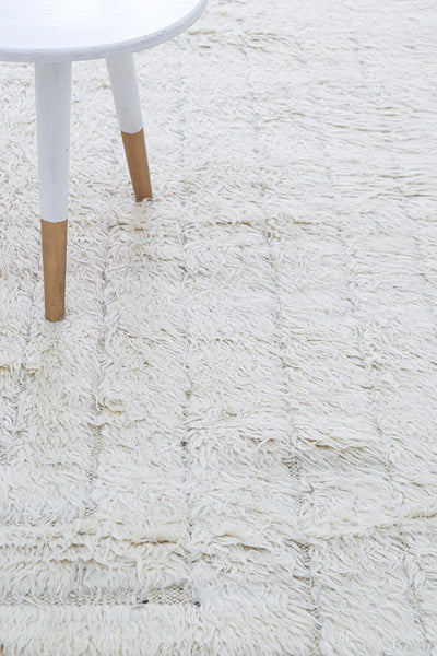 Tappeto design moderno bianco stile berbero, fatto a mano 243x186cm - CarpetLiving