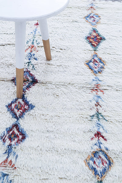Tappeto berbero tribale bianco, fatto a mano 175x120cm - CarpetLiving