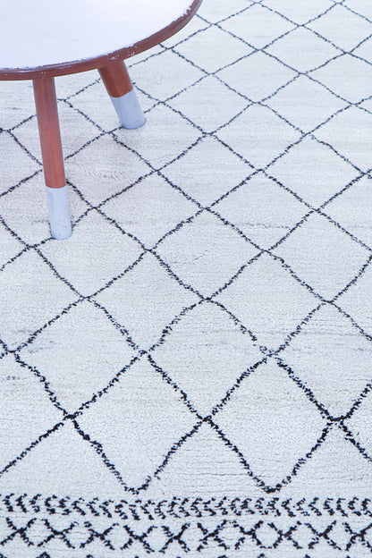 Modern design white Berber style carpet, handmade 228x146cm