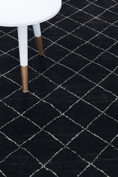 Tappeto design moderno nero stile berbero, fatto a mano 300x189cm - CarpetLiving