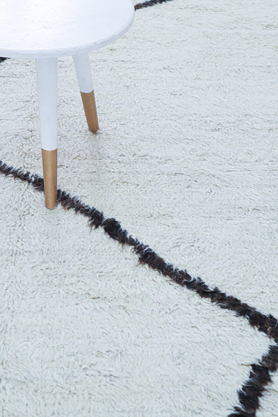 Tappeto design moderno bianco stile berbero, fatto a mano 291x216cm - CarpetLiving