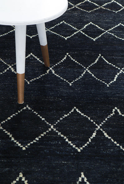 Tappeto design moderno nero stile berbero, fatto a mano 198x148cm - CarpetLiving