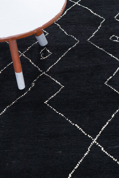 Tappeto design moderno nero stile berbero, fatto a mano 206x146cm - CarpetLiving