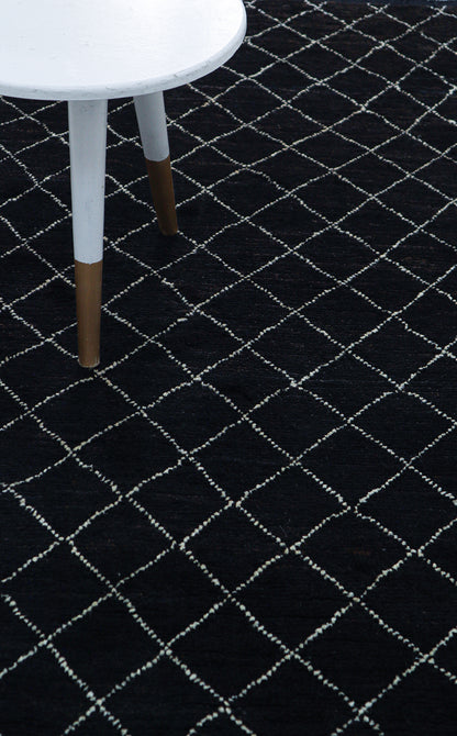 Tappeto design moderno nero stile berbero, fatto a mano 177x117cm