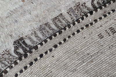 Tappeto design moderno marrone stile berbero, fatto a mano 392x307cm - CarpetLiving