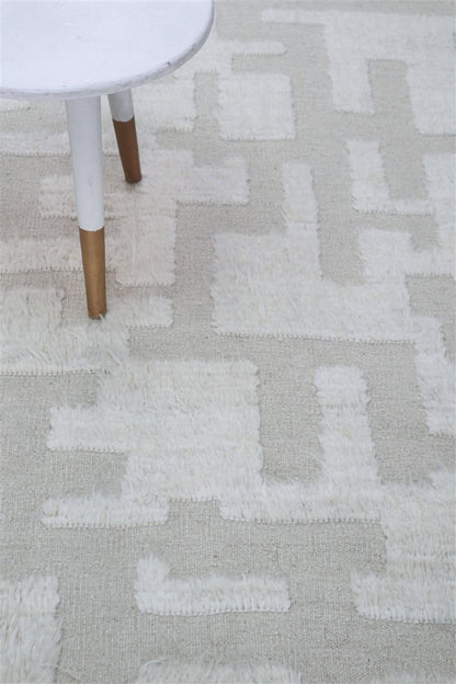 Modern design white Berber style carpet, handmade 305x197cm