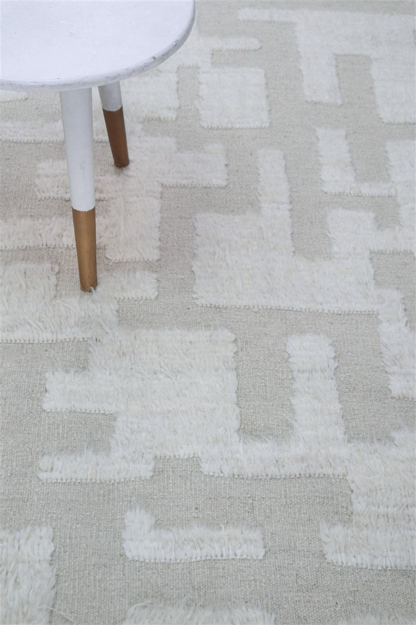 Modern design white Berber style carpet, handmade 305x197cm