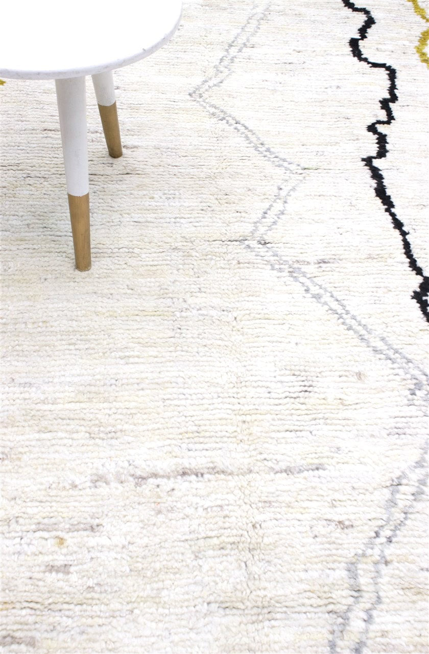 Modern design white Berber style carpet, handmade 207x157cm