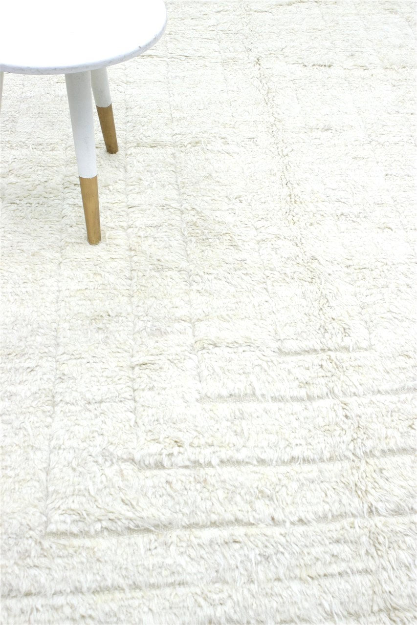 Modern design white Berber style carpet, handmade 303x202cm