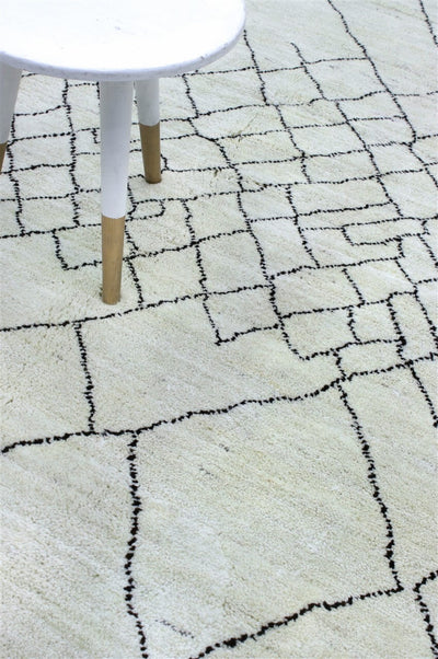 Tappeto design moderno bianco stile berbero, fatto a mano 249x173cm - CarpetLiving