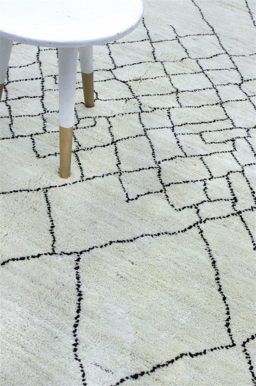 Modern design white Berber style carpet, handmade 249x173cm
