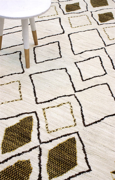Modern design white Berber style carpet, handmade 243x171cm