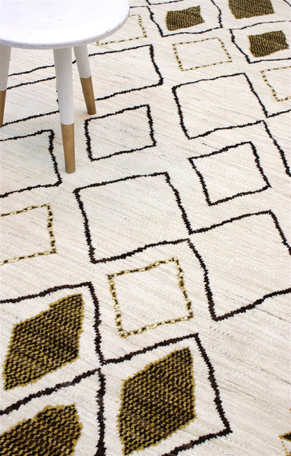 Modern design white Berber style carpet, handmade 243x171cm