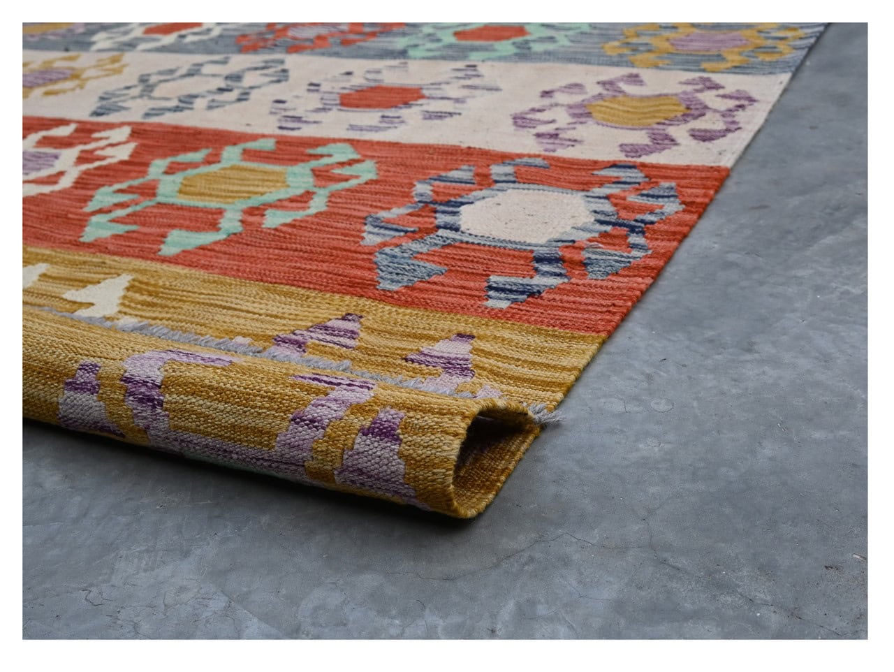 Taimany - Multicolor Tribal Wool Rug - Hand-Knotted 197x152cm
