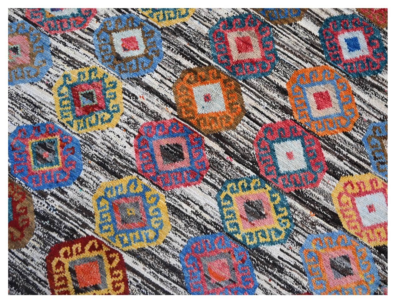 Taimany - Multicolor Tribal Wool Rug - Hand-Knotted 260x167cm
