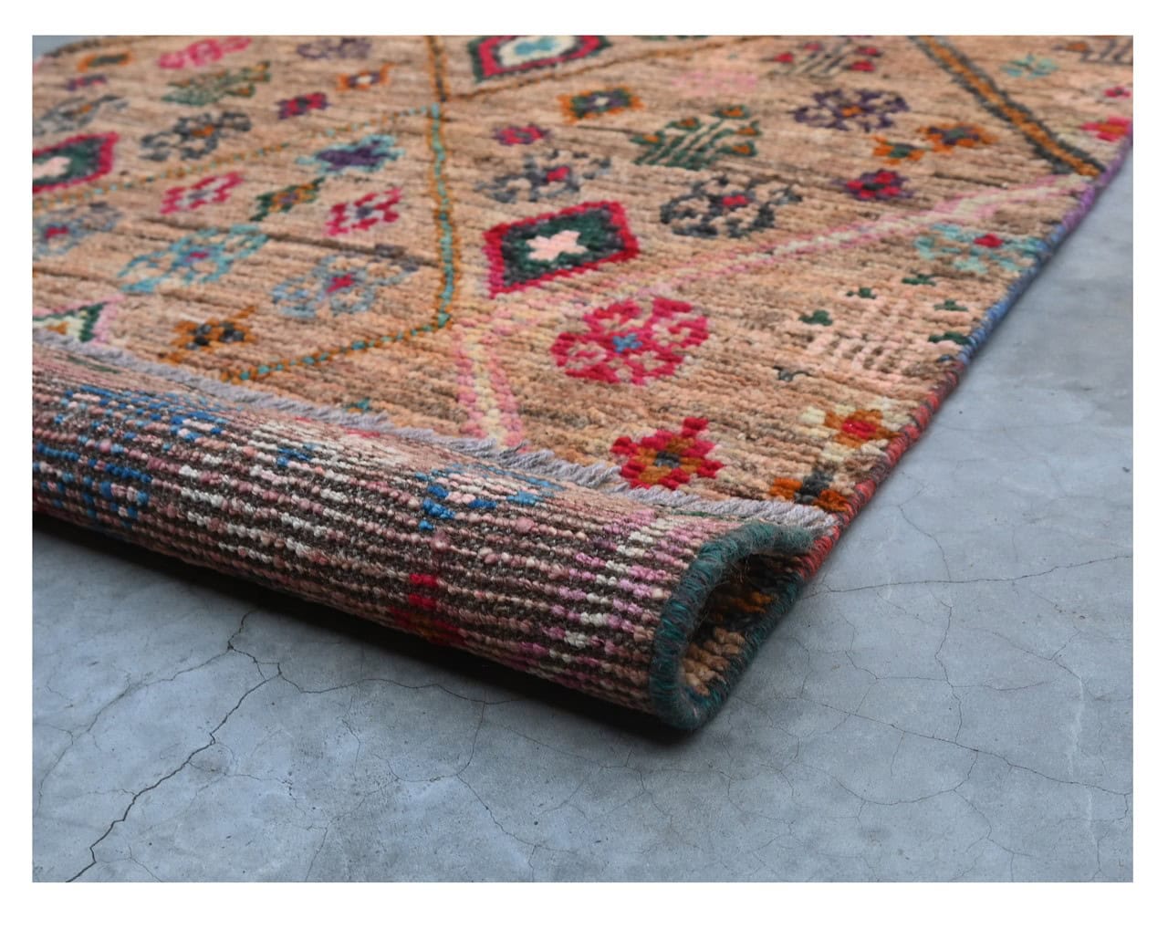 Taimany - Multicolor Tribal Wool Rug - Hand-Knotted 110x77cm